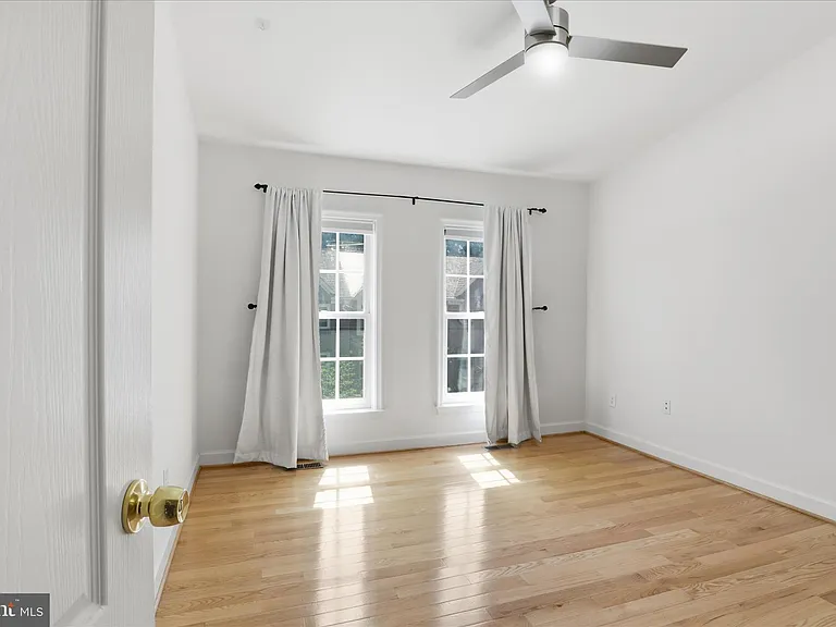 3946 Valley Ridge Dr — Photo 17