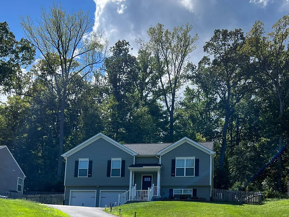 8 Howard Cir