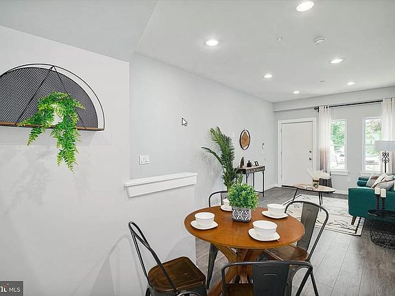 4th image of 521 W Norris St #1