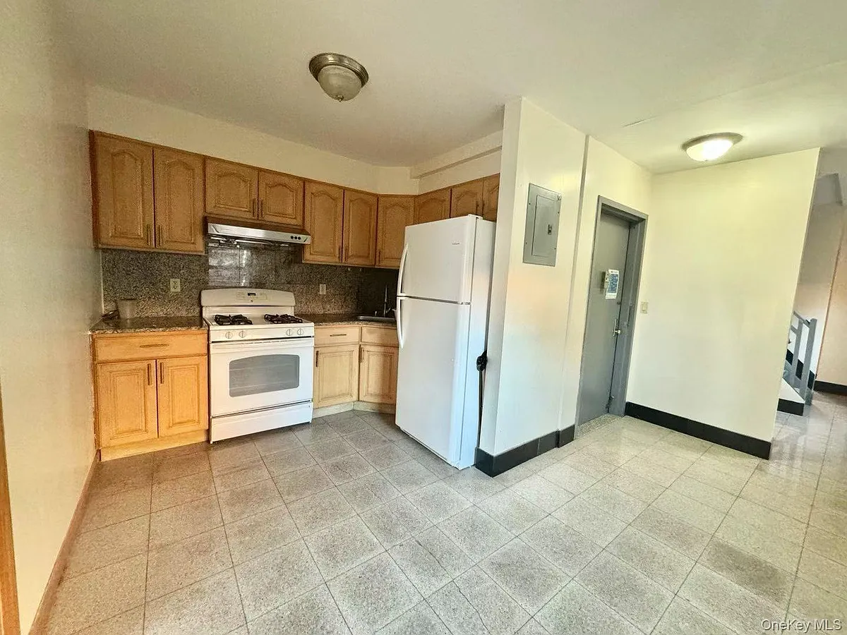 Building Photo - 139-31 34th Ave #3