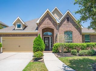 17923 Creek Bluff Ln, Cypress, TX 77433
