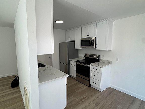 3rd image of 8975 Alcosta Blvd APT 116