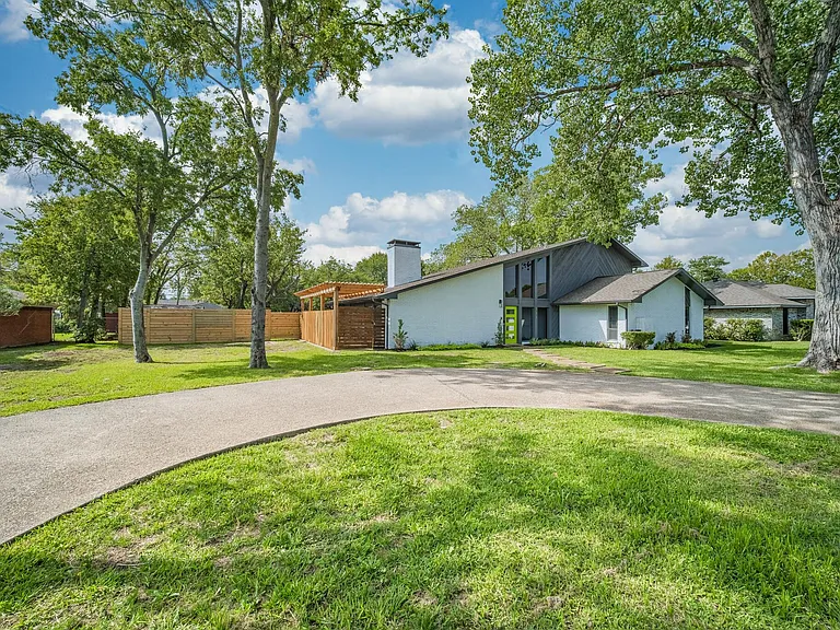 313 Melorine Dr — Photo 43