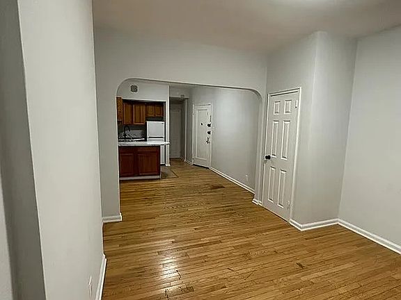 4th image of 1409 York Ave #1D