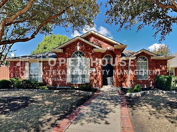 1703 Travis Ct