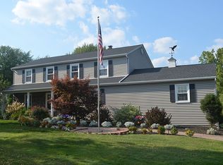 1003 Bell Rd, Chagrin Falls, OH 44022