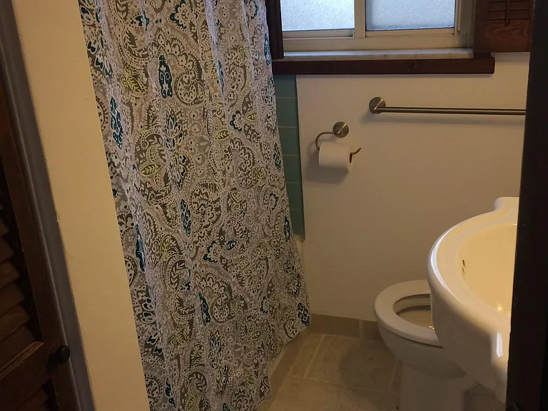 2110 Arlington Ave — Photo 11