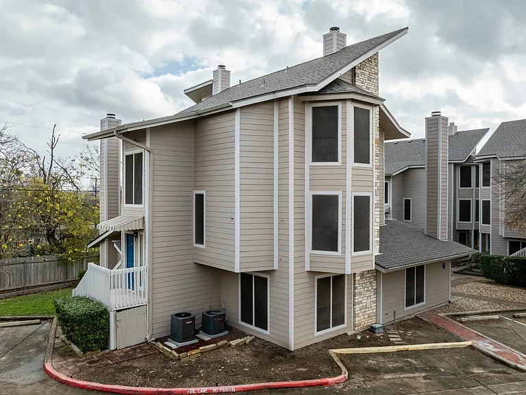 Cedar Station — Photo 1