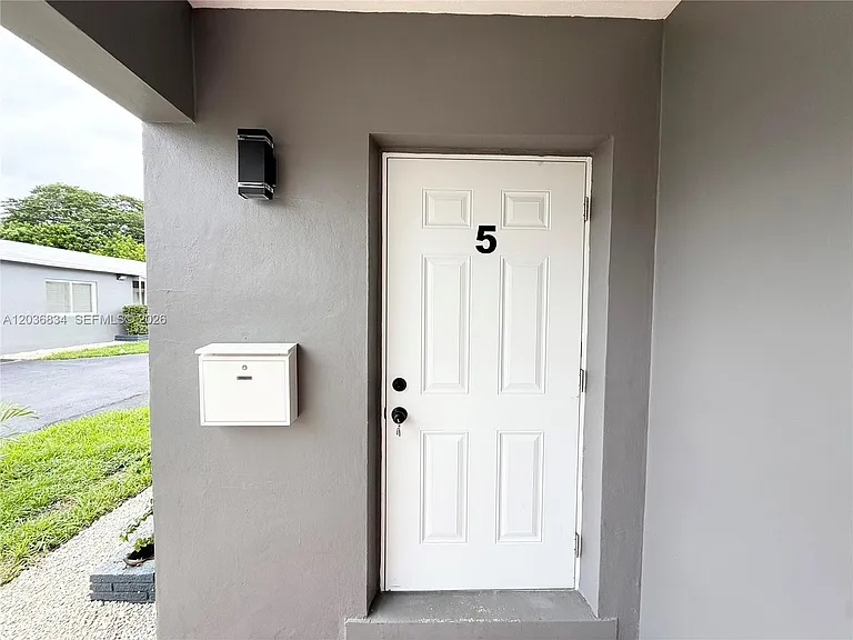 2215 Madison St #5 — Photo 15