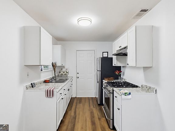 4th image of 354 N 17th St