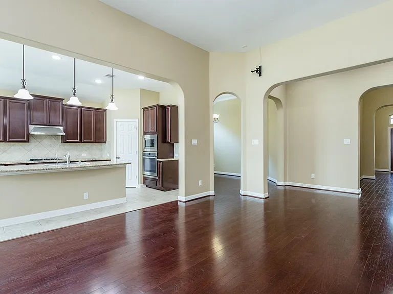 7810 Deep Green Dr — Photo 12