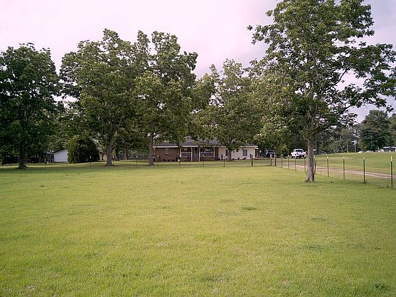 3rd image of 8870 Broadus Loop Rd