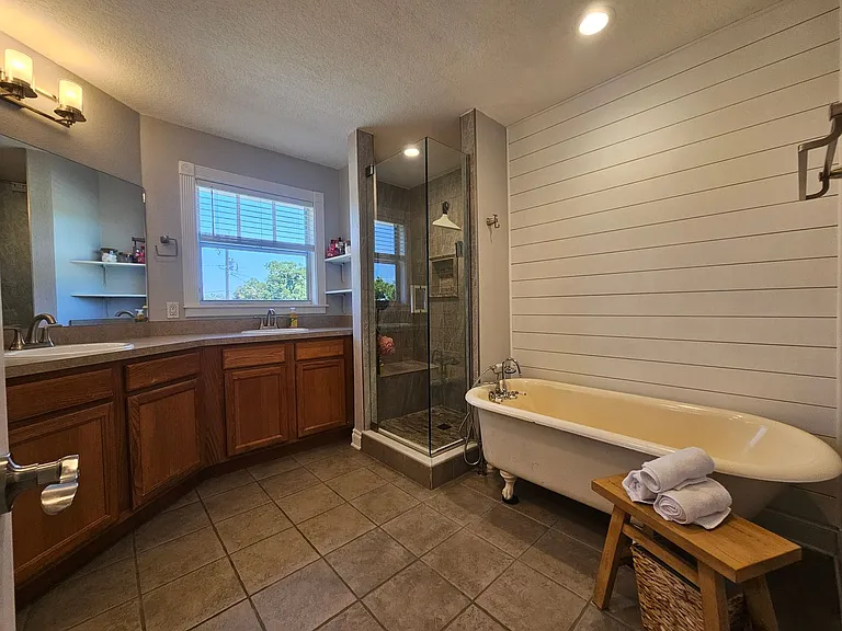 7402 S De Soto St — Photo 26