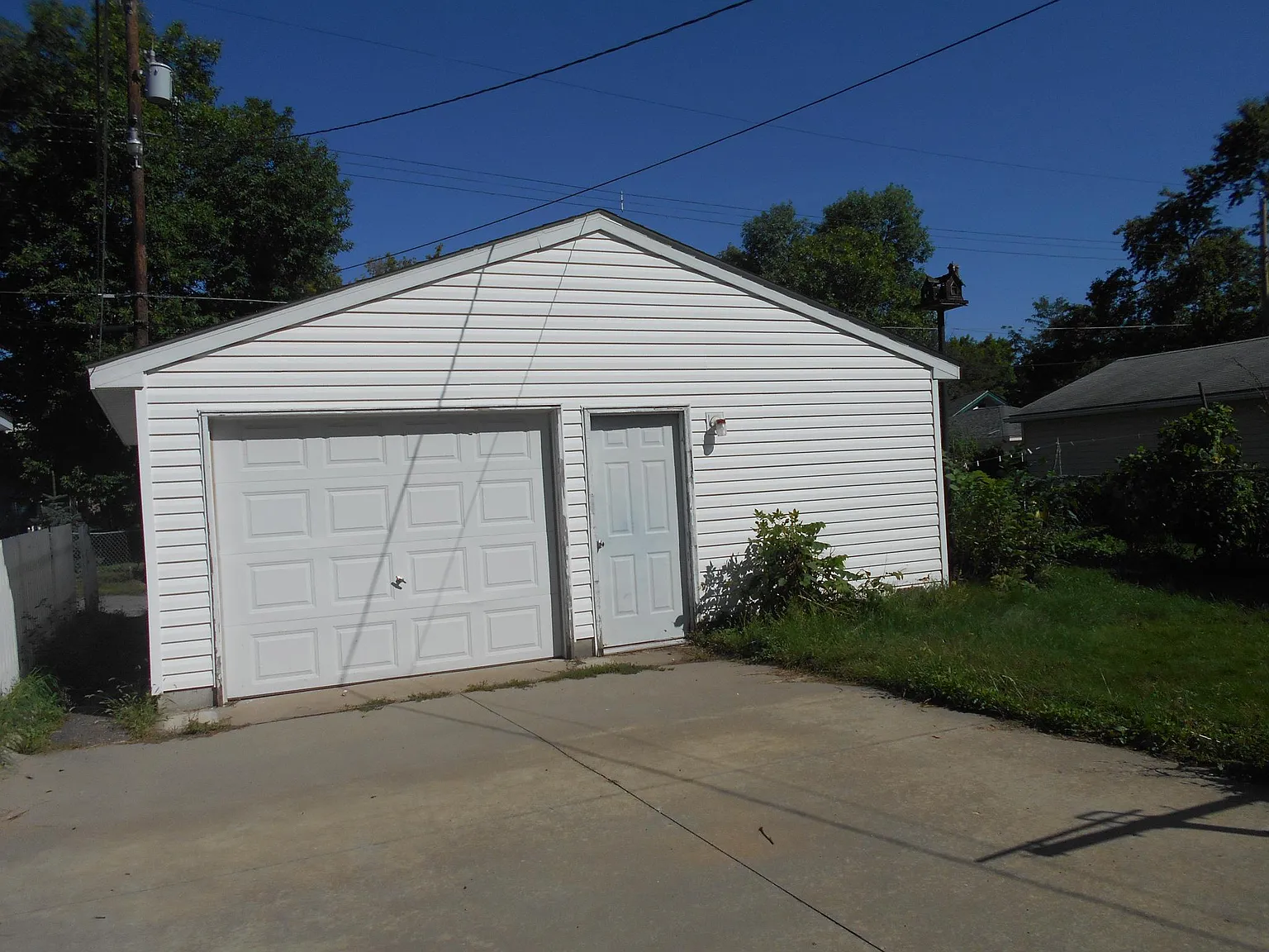 2 bed, 953 sqft, $1,699 — Photo 2
