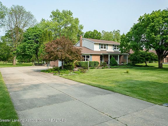 2nd image of 6054 Skyline Dr