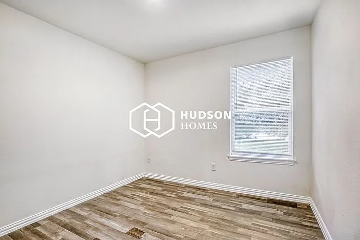 718 Garland Ave #B — Photo 10