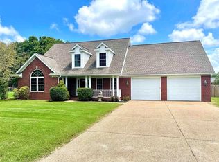 102 S Jeremy Ln, Haubstadt, IN 47639