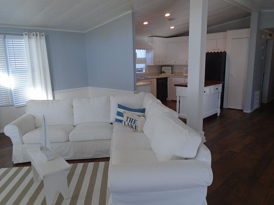Lakeside Great Room - WOW!