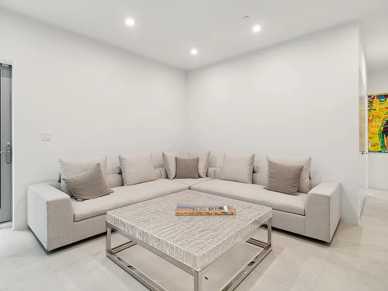 47 Terry Dr — Photo 15