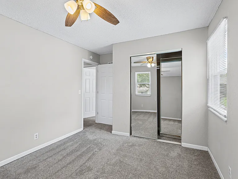 12813 S Sycamore St — Photo 10