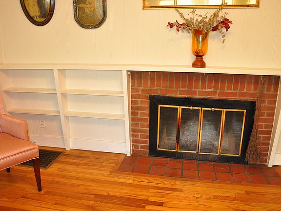 LR Fireplace w/ built-ins