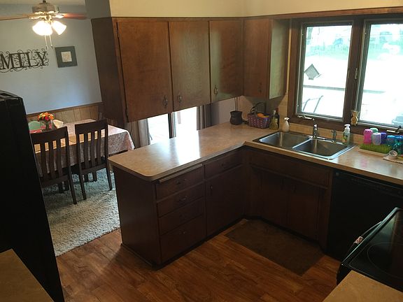 4th image of 3816 Carlton Dr