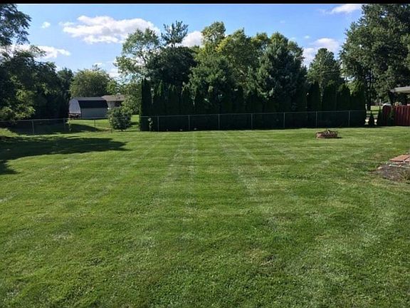 3rd image of 936 N County Road 500 E