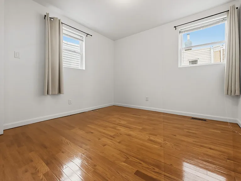1318 S Reese St — Photo 17