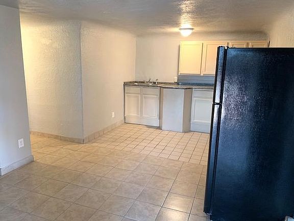 4th image of 450 W Picacho Ave #4