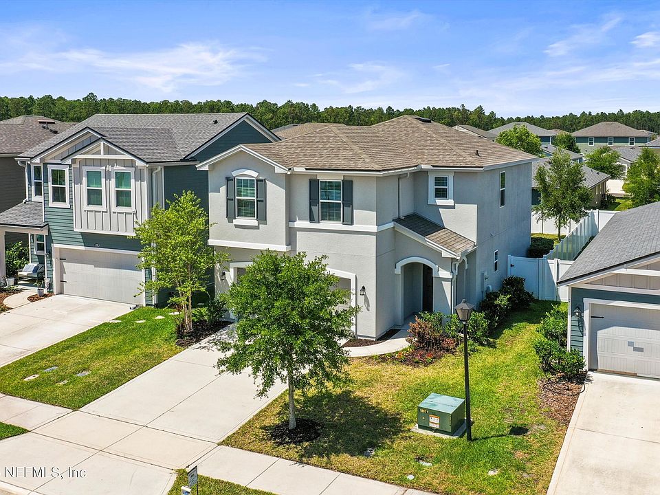 1st image of 411 NARROWLEAF Drive