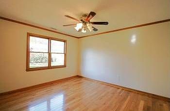 5th image of 720 Pennell St NE