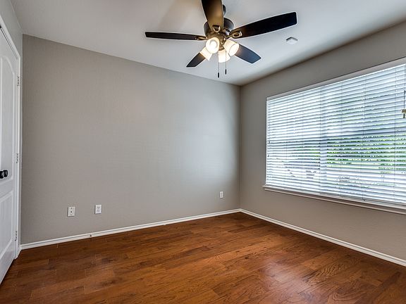 5th image of 3127 Lubbock Ave #3127