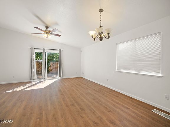 5th image of 116 Michaelsen Dr
