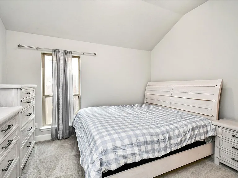 5042 Albany Shores Ln — Photo 16