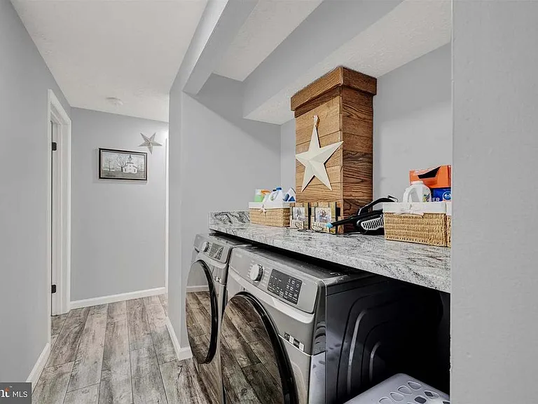 300 Long Cove Ln — Photo 10