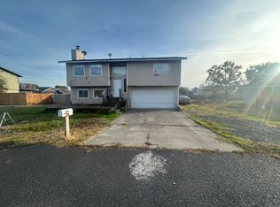 185 El Monte St, Umatilla, OR 97882
