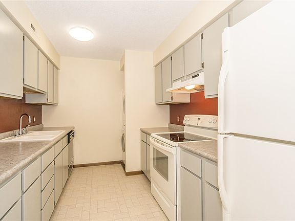4th image of 125 Southbrooke Dr APT 6