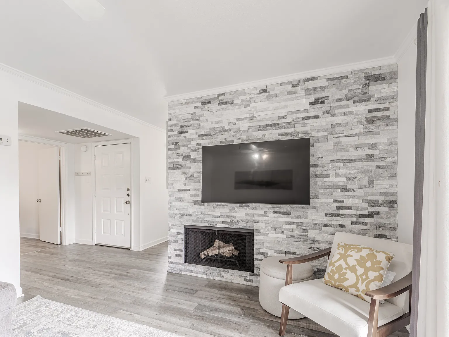 4748 Old Bent Tree Ln — Photo 2