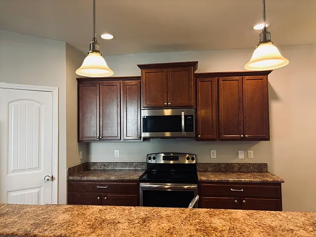 4499 Middletown Dr — Photo 13