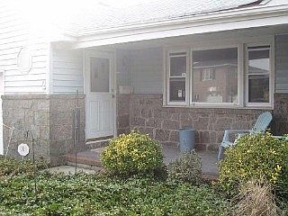 3rd image of 63 Jefferson Pl