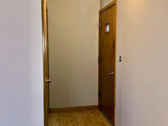 3rd image of 7221 Lexington Ave