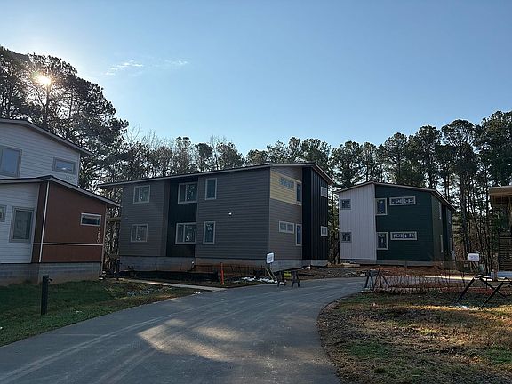 3rd image of 3858 Rivermont Rd