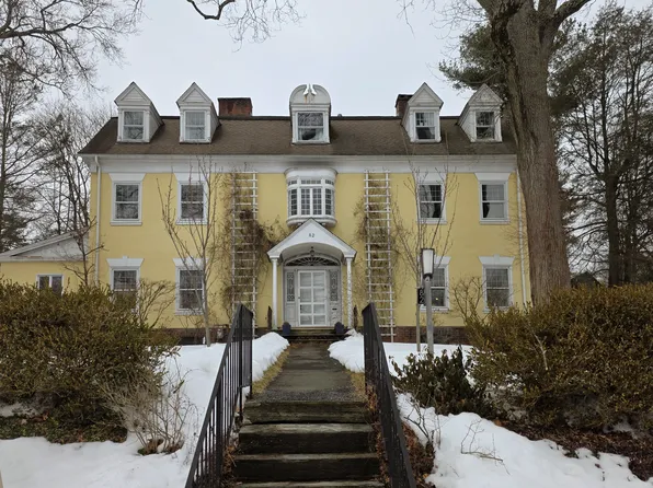 82 Edgehill Rd, New Haven, CT 06511