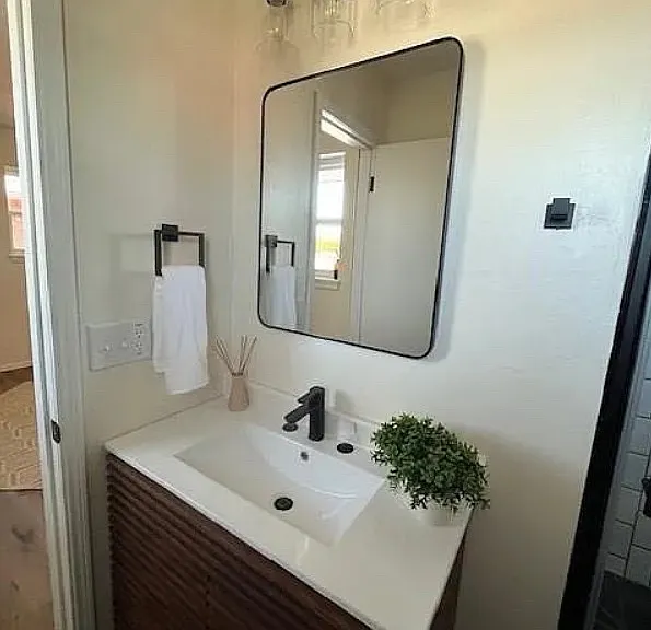 2021 Meeker Dr — Photo 22