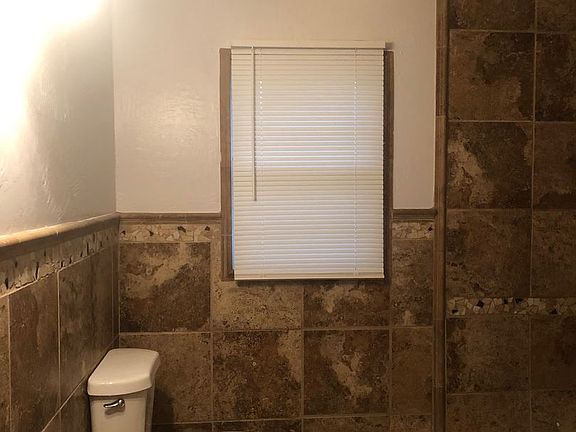 4th image of 2516 Lawndale Dr