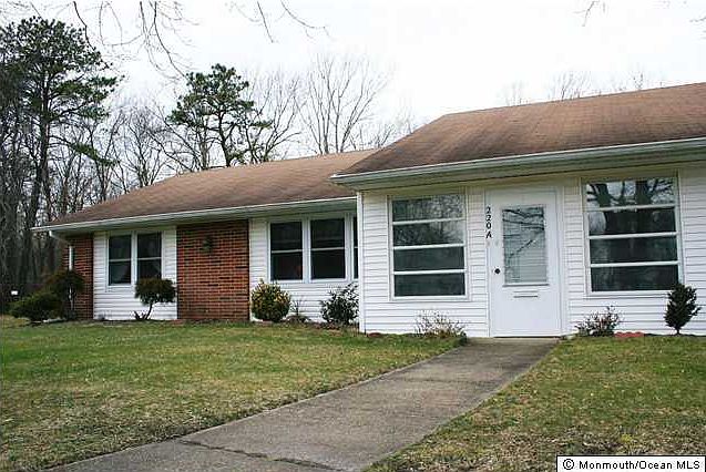 1st image of 220 Buckingham Court #A