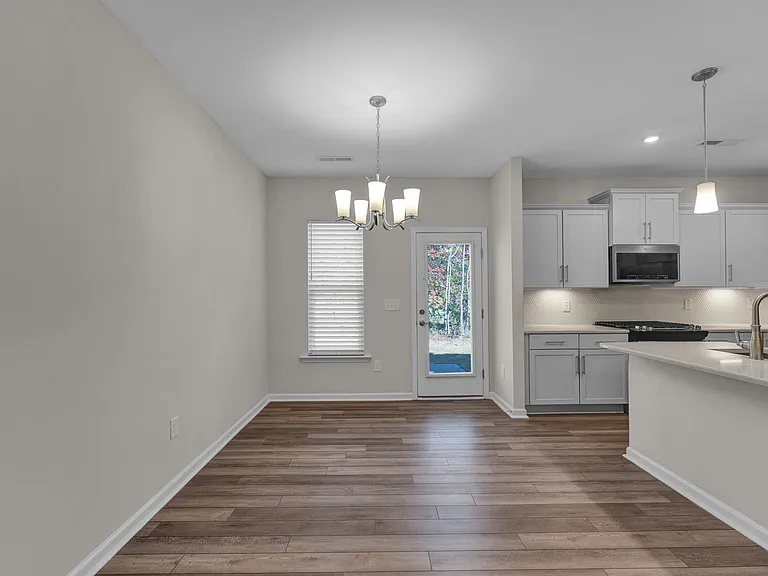 1017 Badlands St — Photo 10