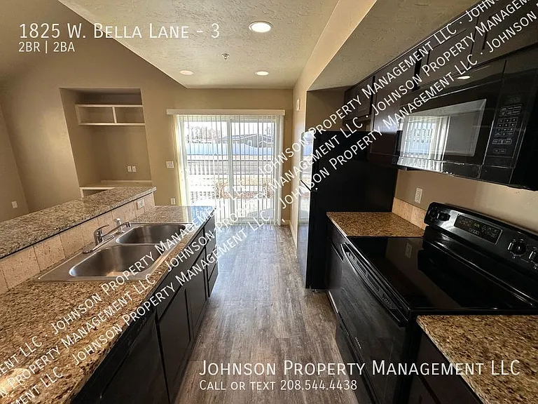 1825 W Bella Ln #3 — Photo 4