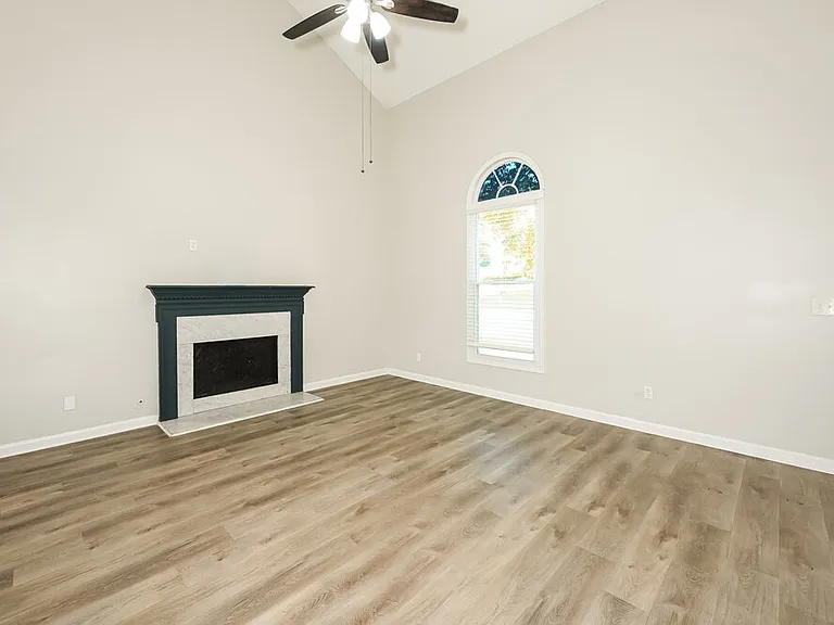 2104 Watercrest Cir — Photo 4