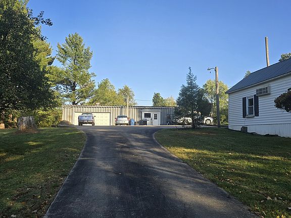 5th image of 520 Main St